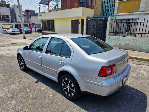 Volkswagen Jetta 2.0 At