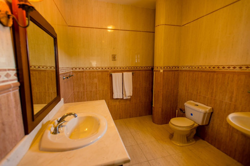 Vendo Magnífica Villa En Metro Country Club, Una Mansión De Lujo En Juan Dolió, República Dominicana
