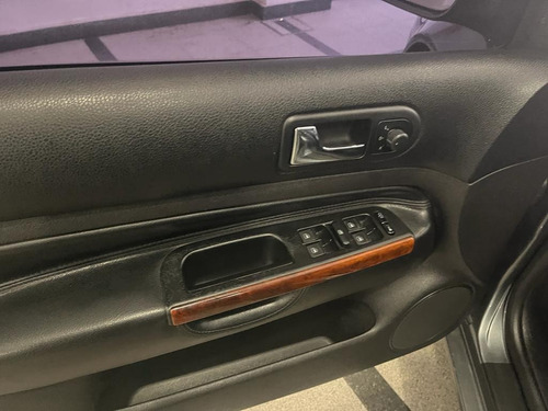 Volkswagen Bora 1.8 Highline T Tiptronic Cuero 1°dueño