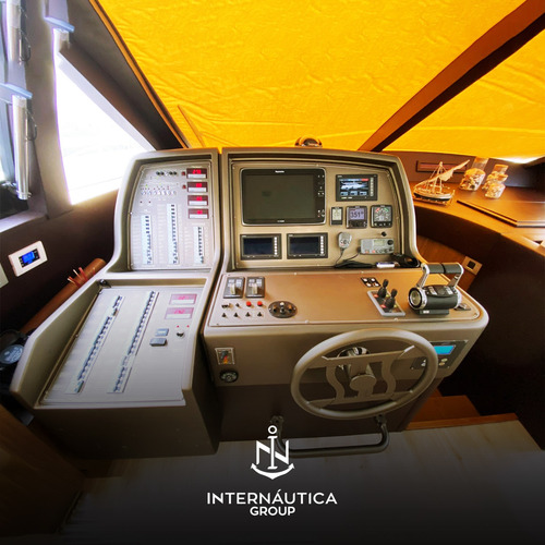 Lancha Ferretti 680 Fly 2014 Intermarine Azimut Schaefer