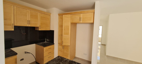 Apartamento En Venta 3 Habitaciones 2 Baños 1 Parqueo