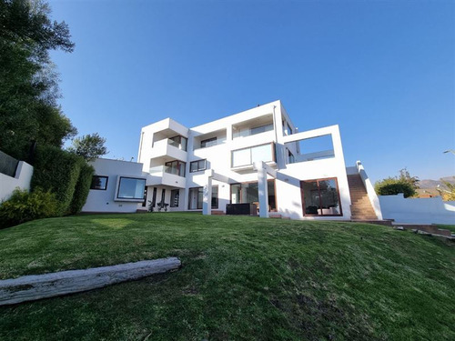 Linda Casa Mediterránea En Venta En San Carlos De Apoquindo