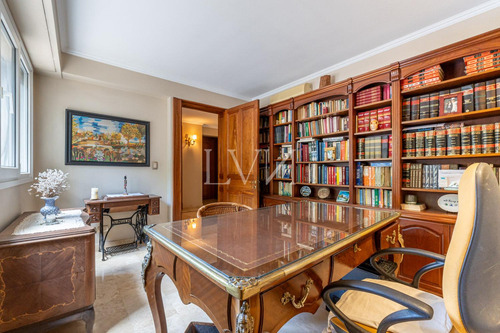 Venta Casa De 8 Ambientes Con Pileta , Jardín Y Parrilla - San Isidro