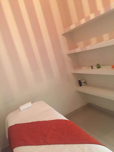 Imagen 4 de 4 de Se Traspasa Local Para Clínica De Belleza O Spa En La Col An