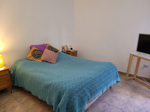 Venta Ph 4 Ambientes Con 2 Patios. Sin Expensas. Zona Pompeya