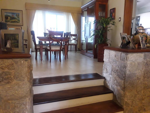 Inmobilia Group Vende Casa En Altos De Guataparo