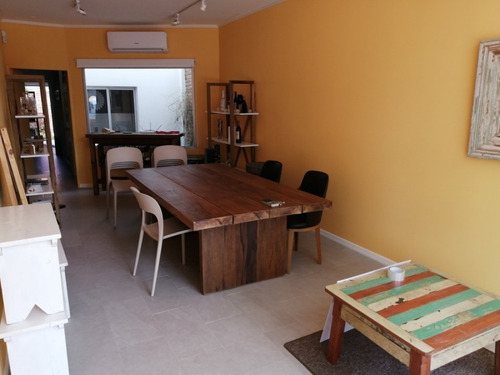 Local Con Vivienda En Calle 24 Punta Del Este- Ref: 1042