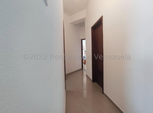 Imagen 9 de 30 de Apartamentos En Venta En Triangulo Del Este Barquisimeto, Lara #23-8346 Bróker Inmobiliario : Romer Gonzalez