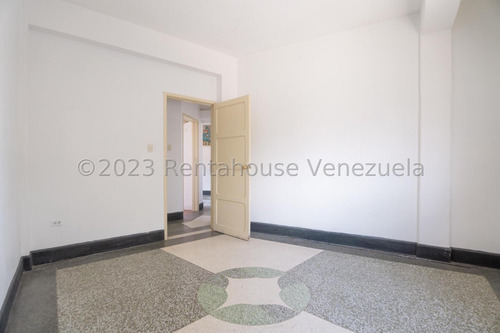 Edificio En Venta Oportunidad, Urb. Los Rosales