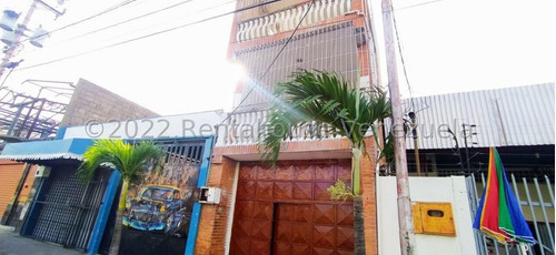   Maribelm & Naudye, Venden Casa De  3 Niveles En  Zona Oeste  De Barquisimeto  Lara, Venezuela, 5 Dormitorios  4 Baños  414 M² 