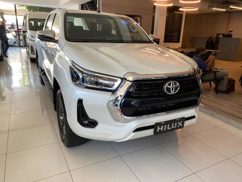 Toyota Hilux 2021 2.8 Cd Srv 177cv 4x4