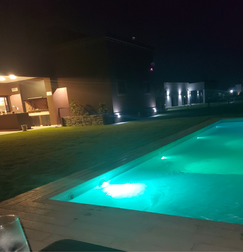 Espectacular Casa. Barrio San Roque. Comarcas De Luján
