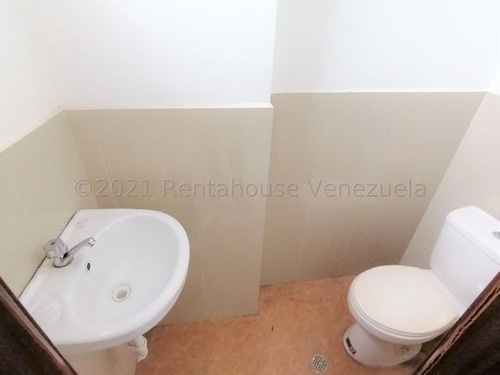 Imagen 20 de 30 de Apartamentos En Venta En Av Rotaria Barquisimeto, Lara 22-8096 Romer Gonzalez Profesional Inmobiliario Renta House