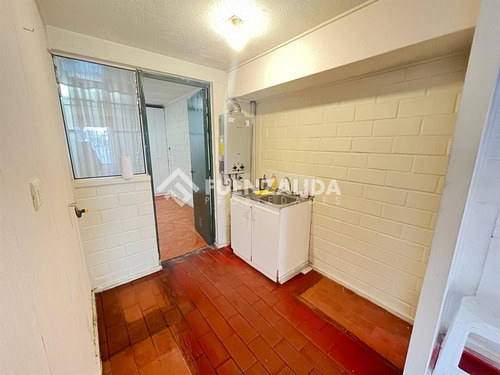 Casa Regularizada En Venta De 3 Dorm. En Quilicura