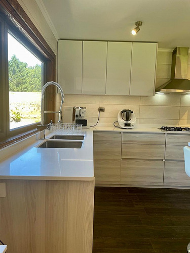 Parcela Con Moderna Casa Los Riscos Pucón