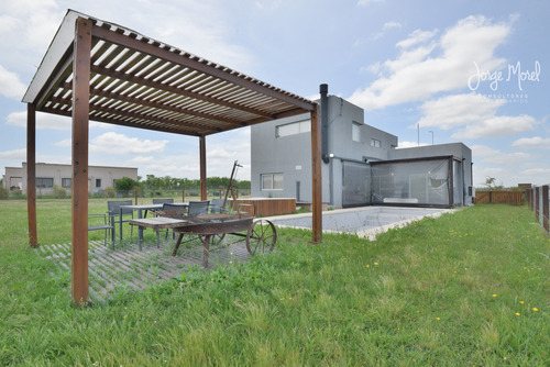 Casa Perimetral Bueno #0-100 - San Sebastian - Area 9 - 141m2 #id 2157