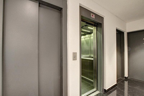 Las Heras Y Rodríguez Peña. 3 Ambientes Con Muebles. Edificio Nuevo
