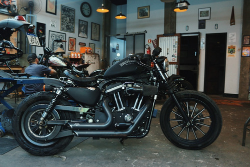 Harley Davidson Iron 883 - Custom Vance&hines