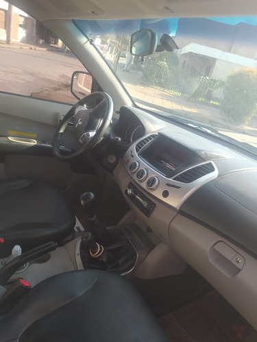 Mitsubishi L200 3.2 Cab Doble 4wd Cr 165cv Mt 2012