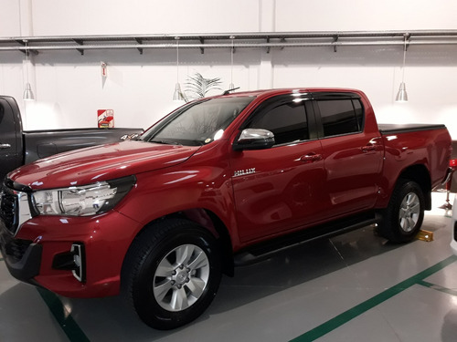 Toyota Hilux 2.8 Cd Srv 177cv 4x4 At My21