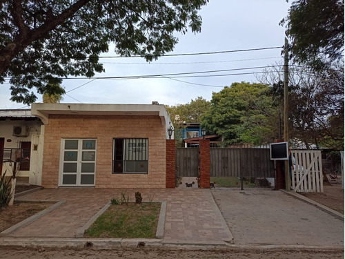 Vendo Excelente Casa Residencial Dentro Del Casco Urbano En Esquina Ctes!!!!