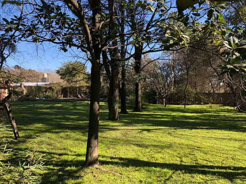 Terreno En Venta De 800m2 Ubicado Sobre 202 Esq. Trejo En Villa De Mayo