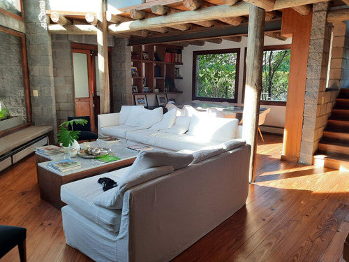 Lindisima Casa En Venta Tigre, Laguna Del Sol, 4 Dormitorios, Escritorio, Dependencia, Gran Jardin
