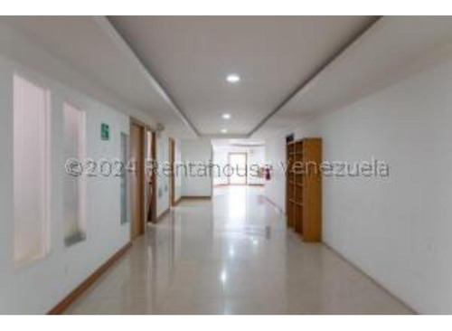 #24-17255 Excelente Edificio Industrial En La Trinidad