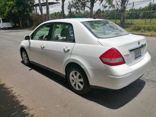 Imagen 6 de 15 de Nissan Tiida 1.8 Premium Mt 2007
