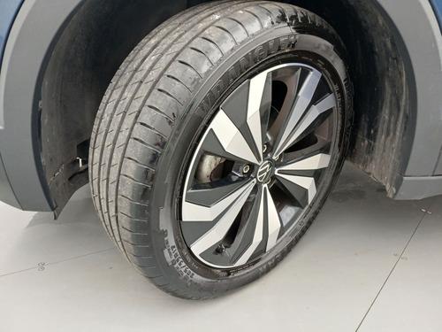 Volkswagen T-Cross 1.0 200 TSI TOTAL FLEX COMFORTLINE AUTOMÁTICO