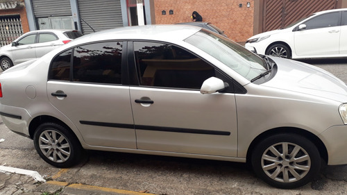 Volkswagen Polo 1.6 Total Flex I-motion - 2010