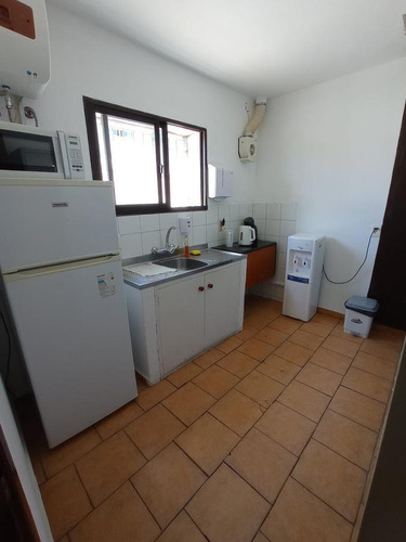 Imagen 15 de 30 de Gran Deposito Con Oficinas , 1100 M2 Proximo Al Puerto Con Renta De U$s 3500 !!