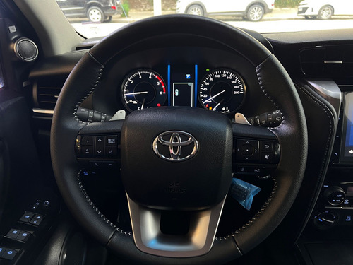Toyota Hilux SW4 2.8 D-4D TURBO DIESEL SRX PLATINUM 7L 4X4 AUTOMÁTICO