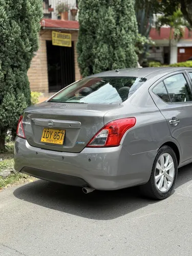 Nissan Versa 1.6 Advance