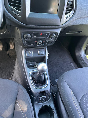 Jeep Compass 2.4 Sport 4x2 Mt 5p