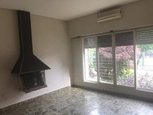 Casa En Venta - 2 Dormitorios 2 Baños - Cochera - 383mts2 - Ituzaingó