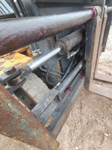 Autoelevador Cat Dp70 7tn C/desplazador/posicinador Cabinado