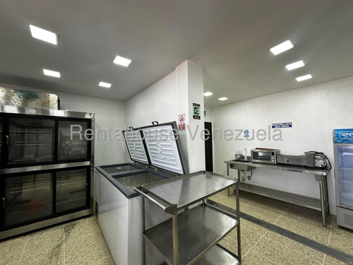 Dalisa Bigott Ofrece Exclusivo Restaurante Con Vista Panorámica | 7,186 M² | 6 Baños | Totalmente Equipado | #25-18617