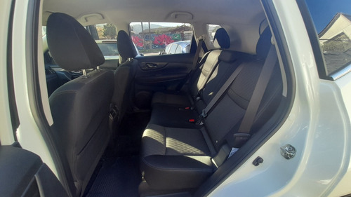 Imagen 16 de 19 de Nissan X-trail Cvt 2.5 At