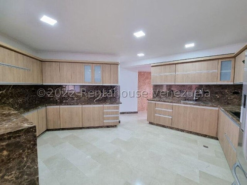 Maritza Lucena Vende Un Apartamento De Lujo En Exclusivo Conjunto Residencial Al Este De Barquisimeto, Remodelado A Estrenar, Acabados De Primera, Amplia Cocina En Mármol, Equipada, Vigilancia 24/7.