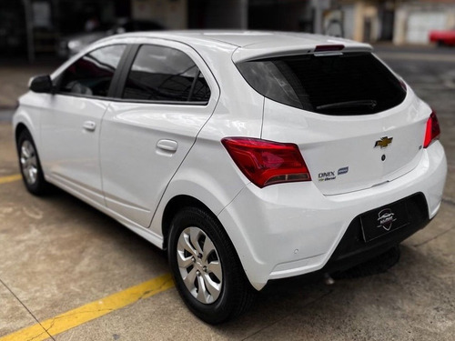 Imagem 4 de 12 de Chevrolet Gm Onix Lt 1.4 Branco 2018