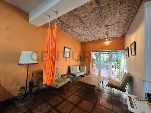 Venta Casa Chalet Castelar 4 Ambientes Acepta Permuta