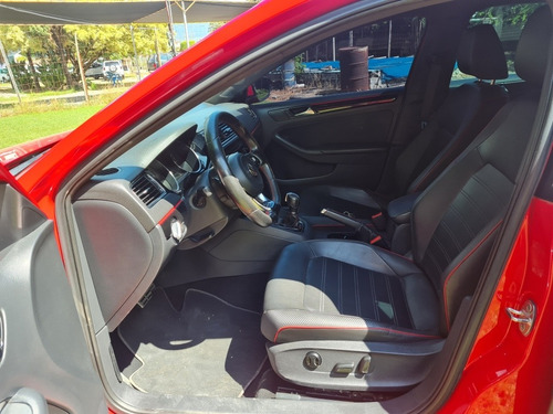 Imagen 13 de 14 de Volkswagen Jetta 2015 2.0 Gli At