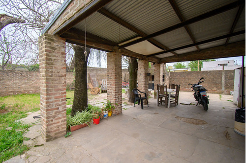 Remax Vende Casa De Dos Dormitorios En Santo Tomé!