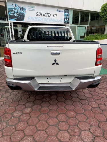 Imagen 11 de 14 de Mitsubishi L200 2018 2.4 Cabina Doble 4x2 Mt