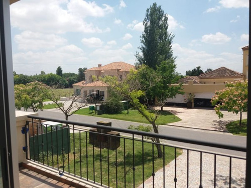 Casa En Venta En Buenos Aires Golf