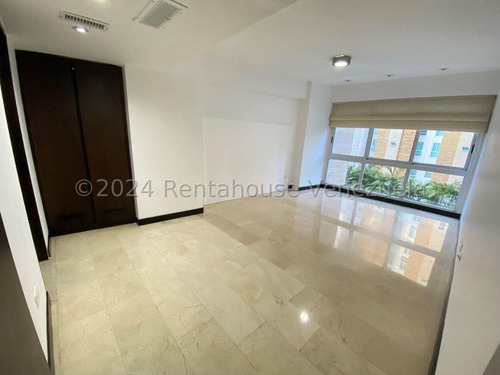 Apartamento En Alquiler Las Mesetas Santa R De Lima 25-20779