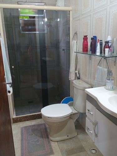Casa Dúplex Com 3 Quartos, 2 Banheiro, Área De Serviço Vara