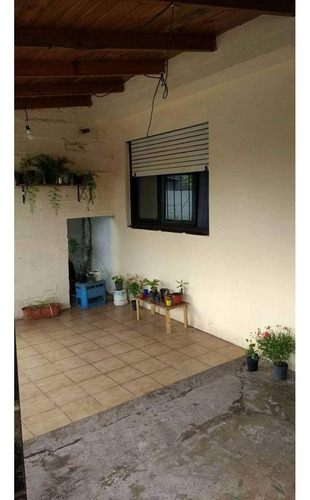 Venta Casa De 5 Ambientes + Depto En Planta Baja De 2 Ambientes Florencio Varela