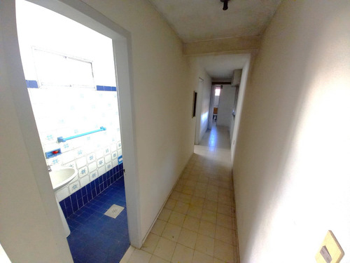Vendo Casa 3 Dormitorios 3 Baños Para Reciclar. Gran Ubicación Bolonia Próximo A Avenida Italia